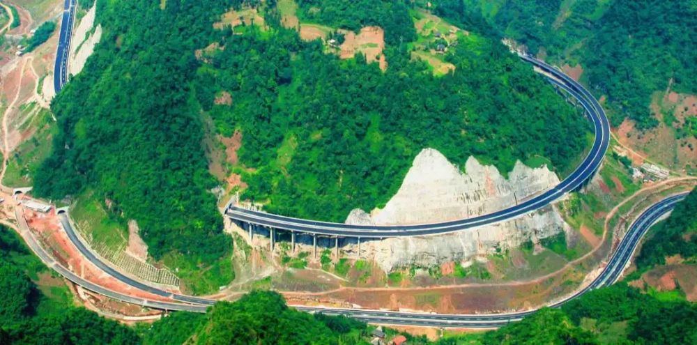 這條云南最美公路，適合自駕，現在還免費